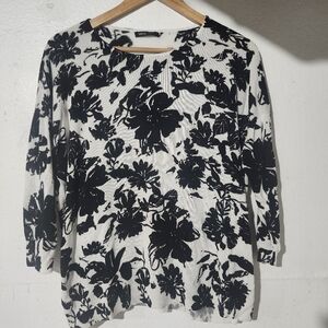 MNG Suit Floral Black and White Women's lightweight Sweater‎ Size M-L Spring